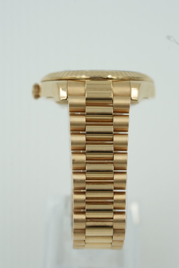 Rolex Day-Date II "Ruby Dial" - 218235 - Image 6