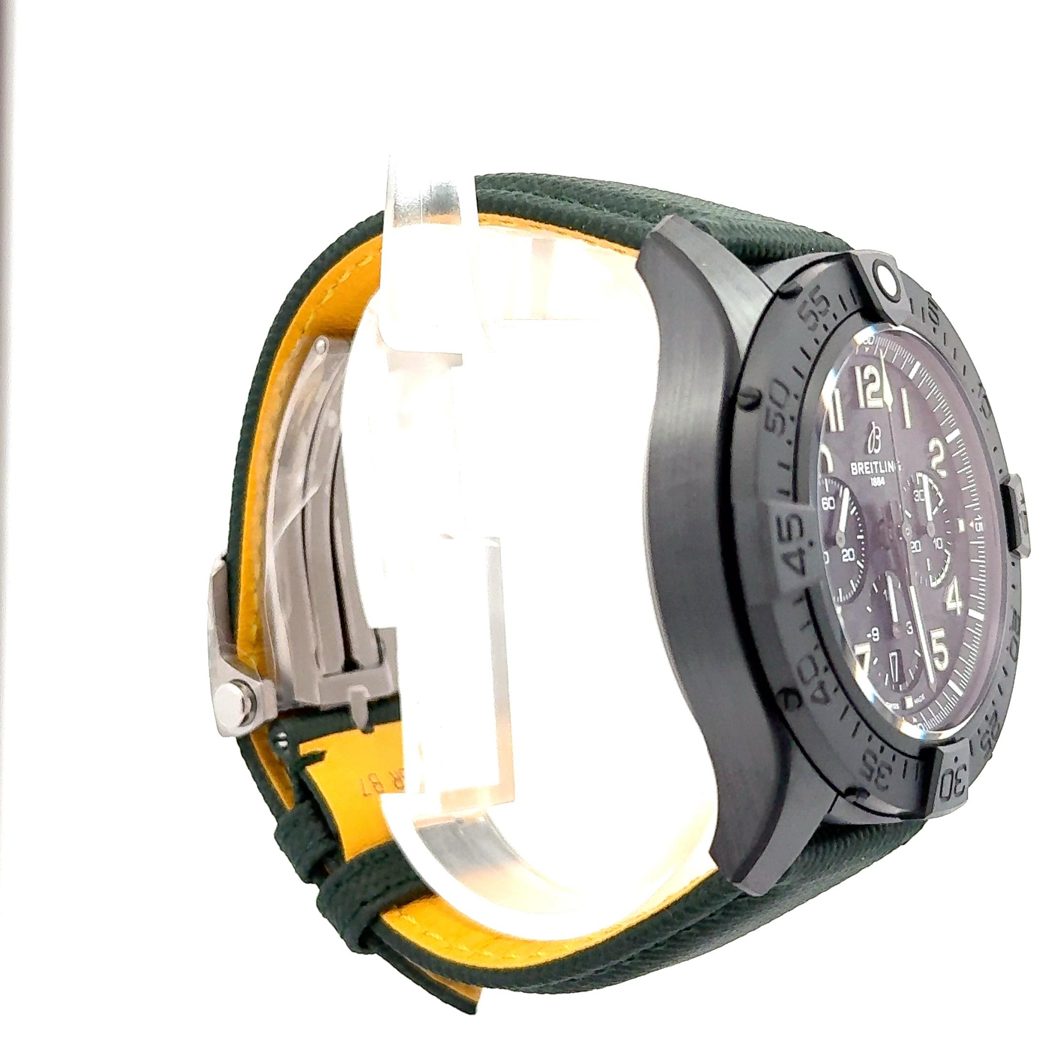 Breitling Super Avenger B01 Chronograph 46 Night Mission - Image 3