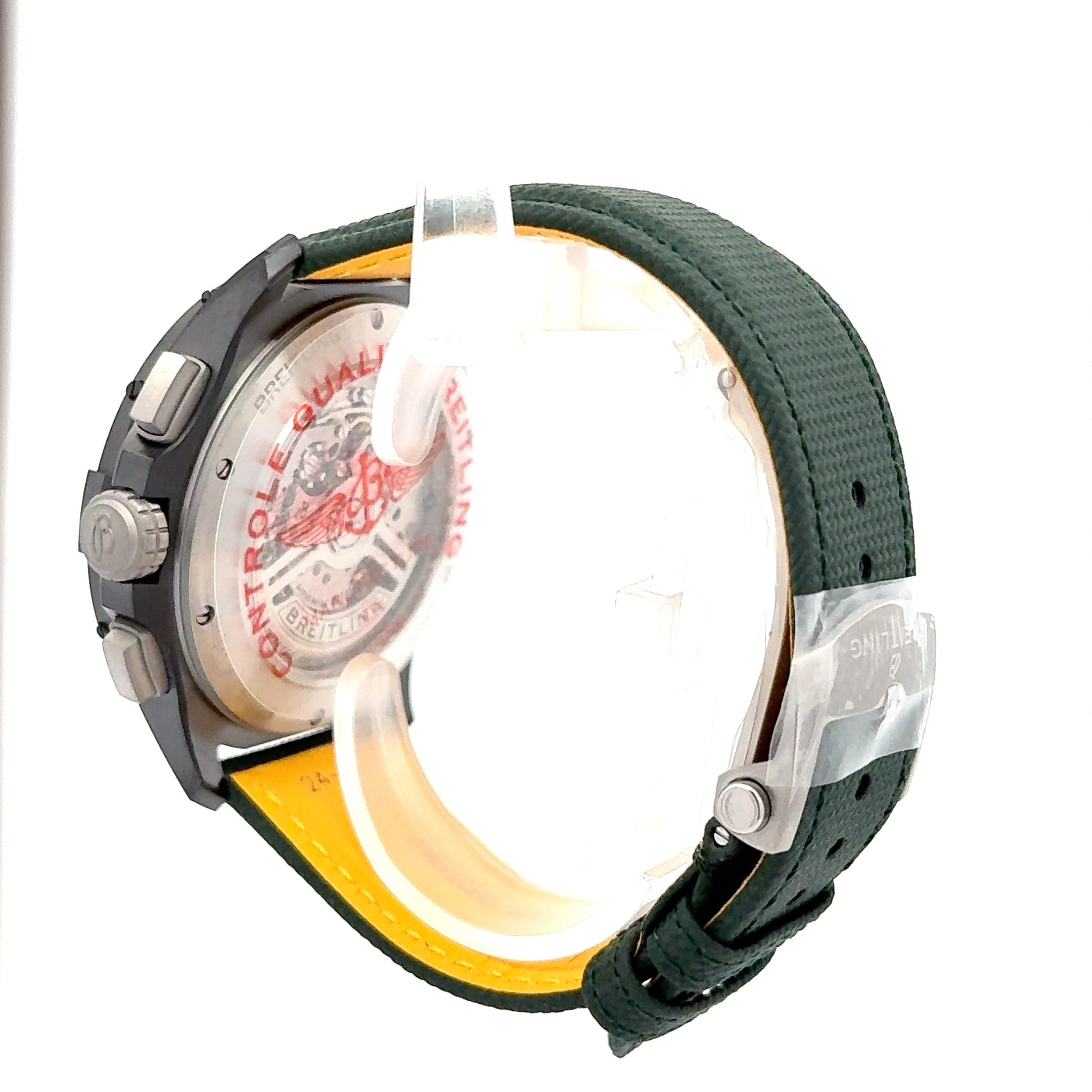 Breitling Super Avenger B01 Chronograph 46 Night Mission - Image 5