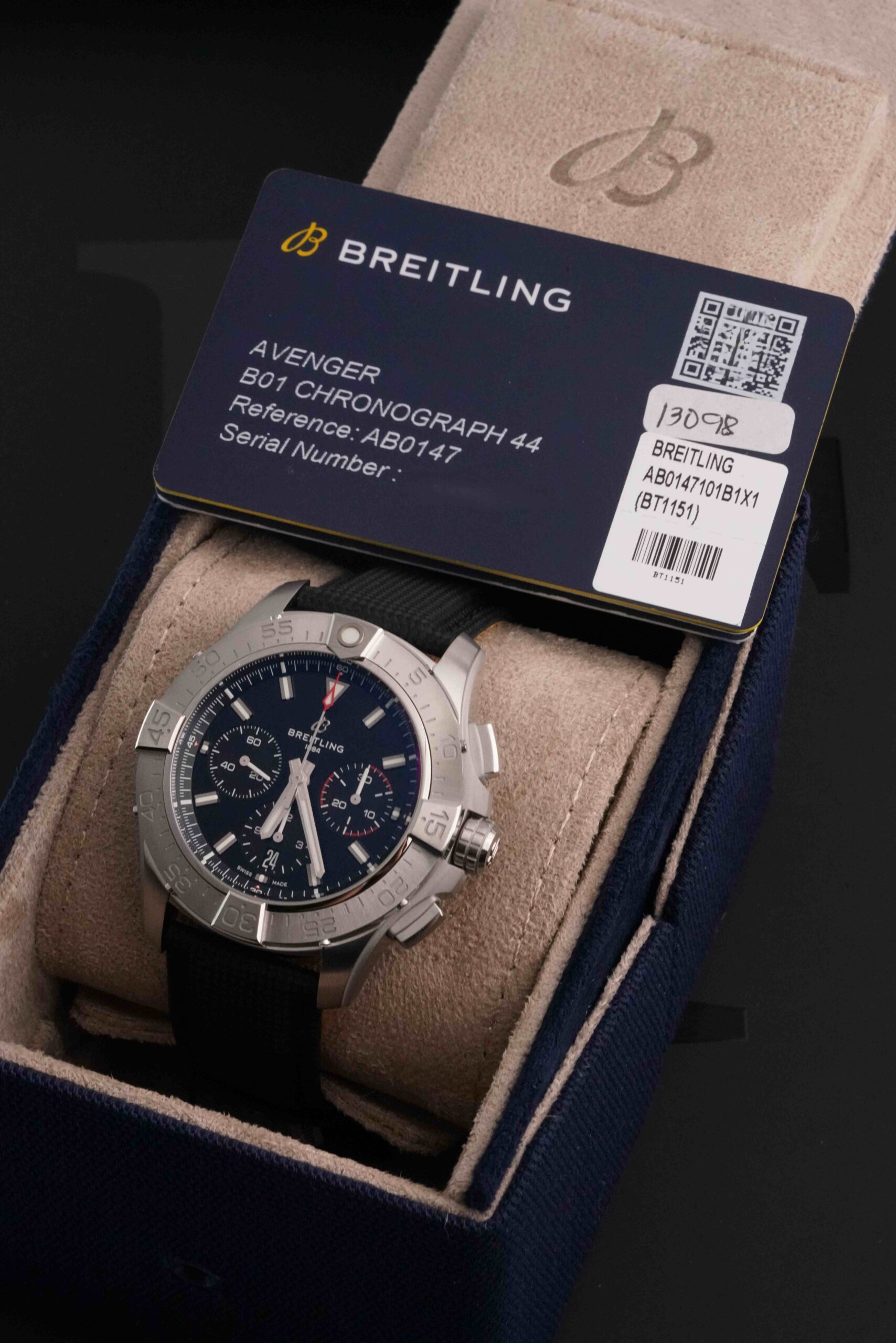 Breitling Avenger B01 Chronograph 44 - Image 6