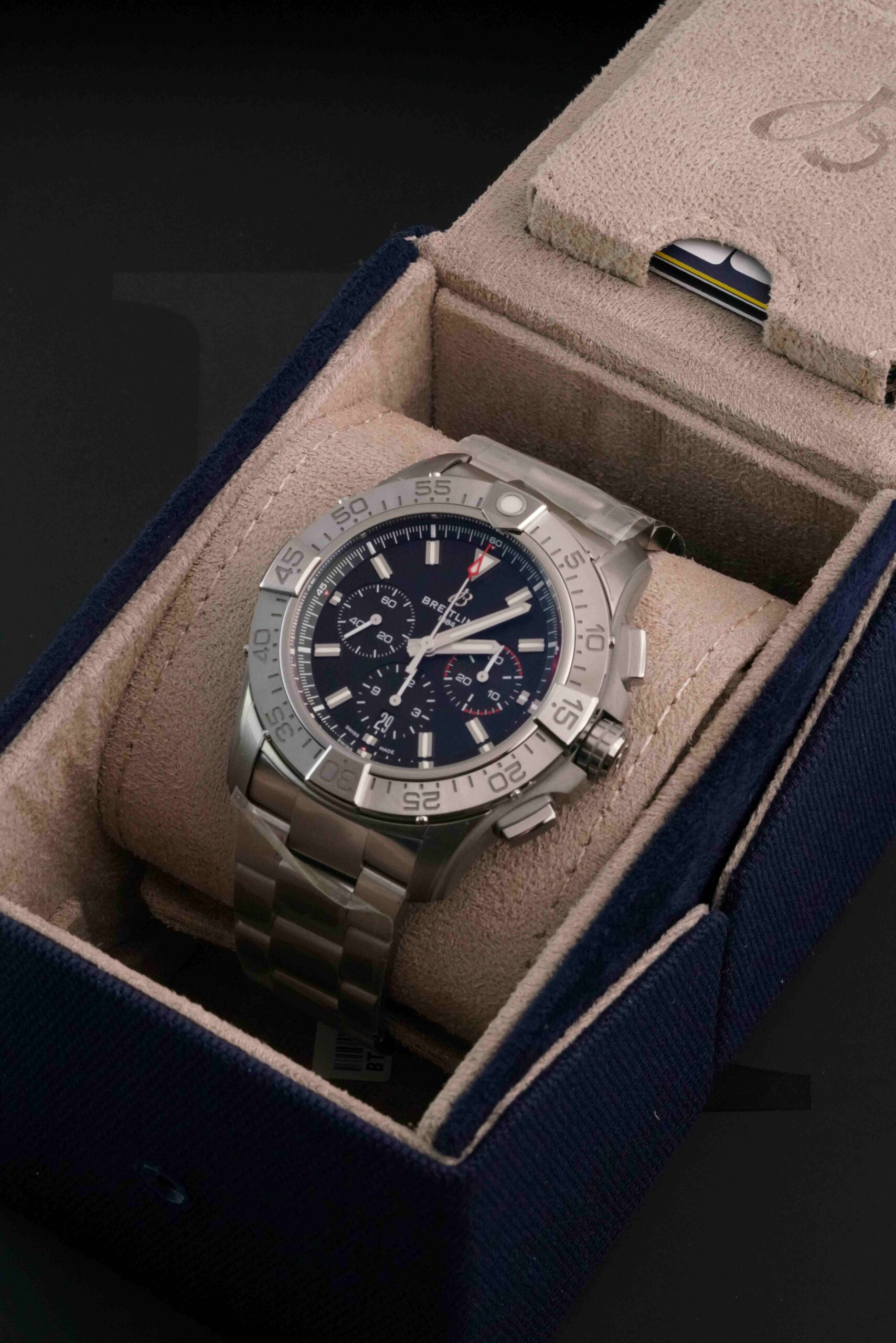 Breitling Super Avenger B01 Chronograph 46 - Image 7