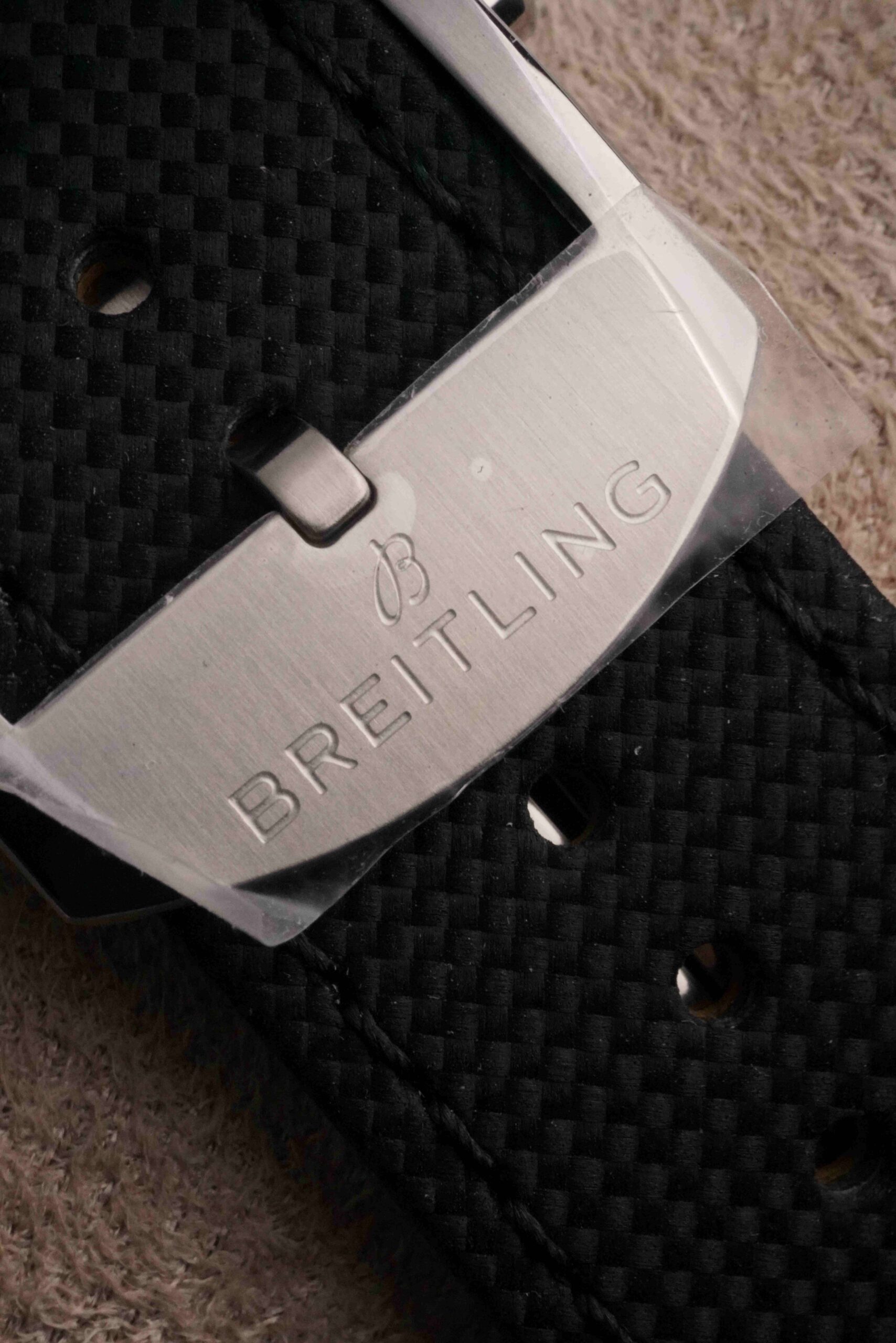 Breitling Avenger B01 Chronograph 44 - Image 10