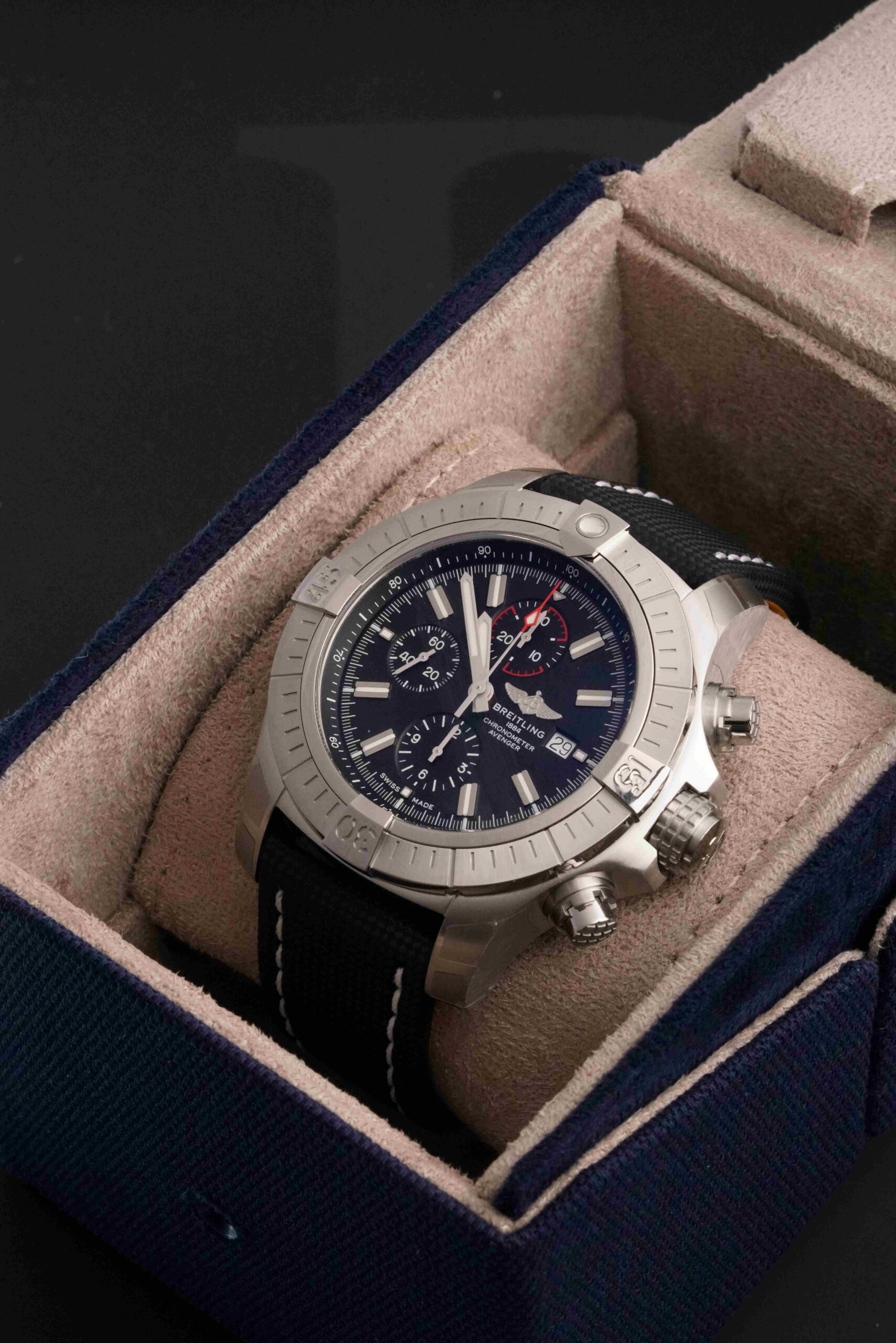 Breitling Super Avenger Chronograph 48 - Image 7